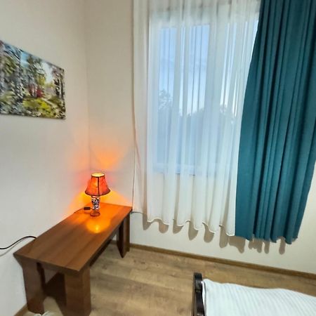 Odo'S Guest House Мартвілі Екстер'єр фото
