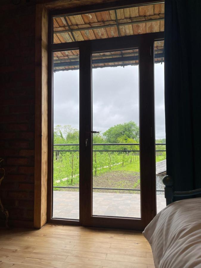Odo'S Guest House Мартвілі Екстер'єр фото
